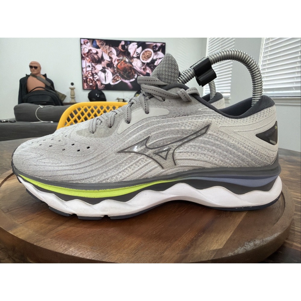 Mizuno Wave Sky 6 Womens 7.5 Dark Grey Green Running Shoes Sneaker Trainer